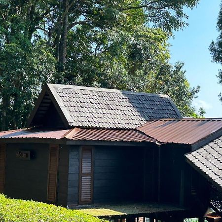 Malihom Private Estate Villa Balik Pulau Exteriör bild