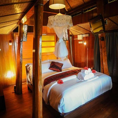 Malihom Private Estate Villa Balik Pulau Exteriör bild