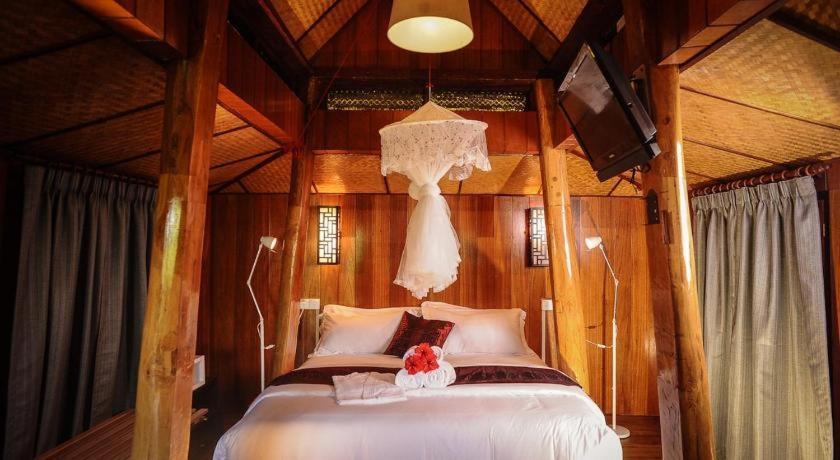 Malihom Private Estate Villa Balik Pulau Exteriör bild