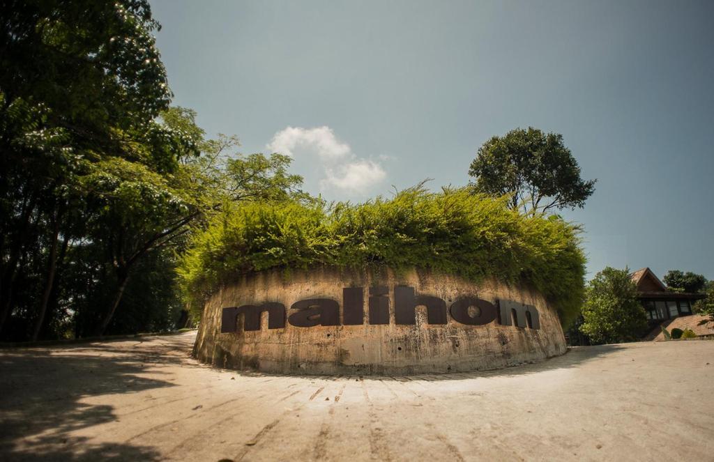 Malihom Private Estate Villa Balik Pulau Exteriör bild