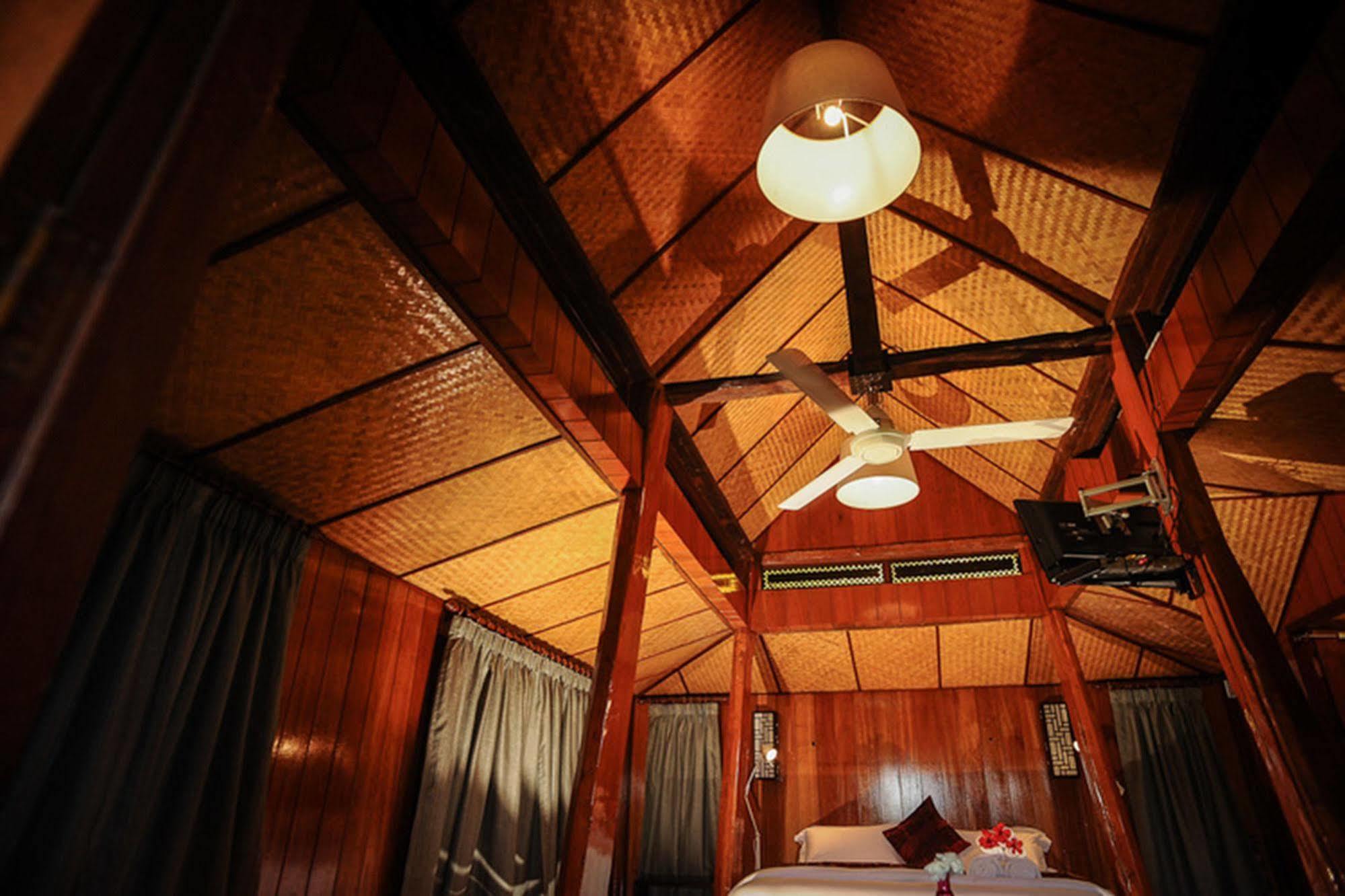 Malihom Private Estate Villa Balik Pulau Exteriör bild