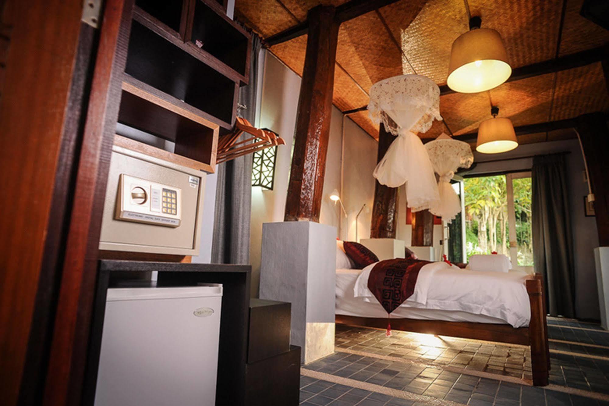 Malihom Private Estate Villa Balik Pulau Exteriör bild