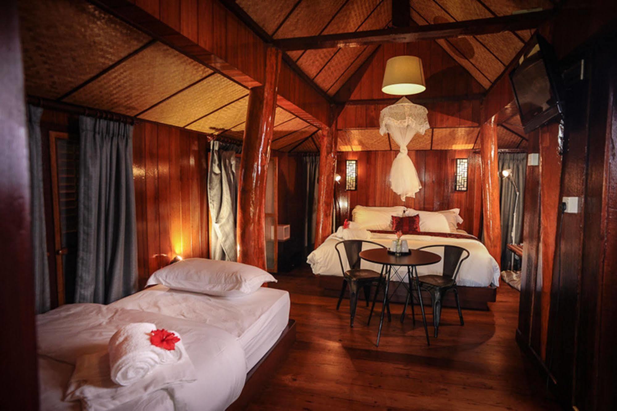 Malihom Private Estate Villa Balik Pulau Exteriör bild