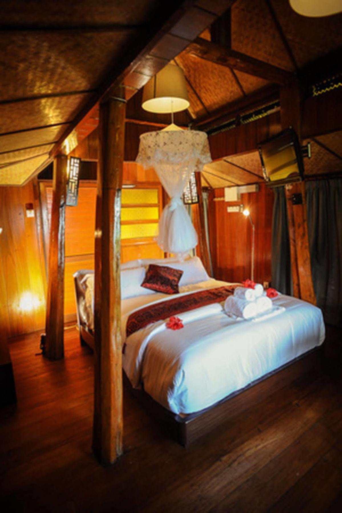Malihom Private Estate Villa Balik Pulau Exteriör bild