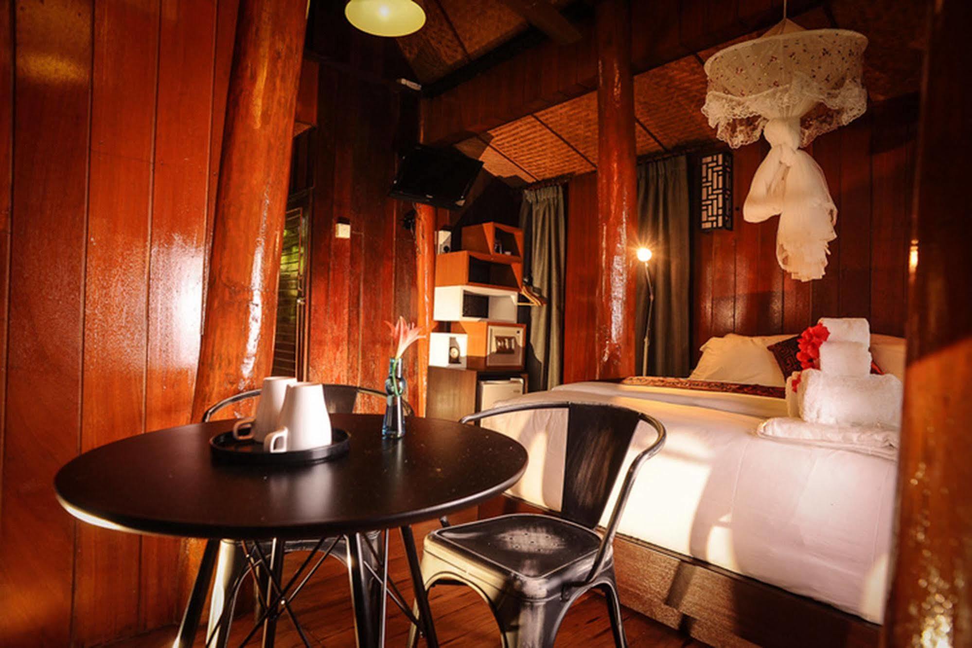 Malihom Private Estate Villa Balik Pulau Exteriör bild